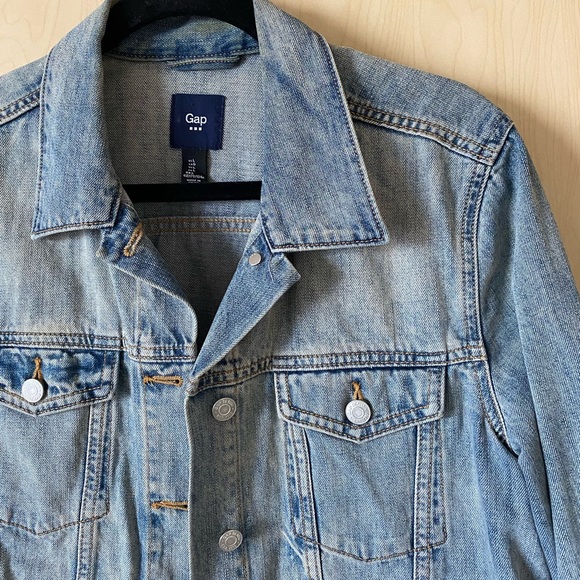 GAP Distressed Denim Jacket - Picture 2 of 3